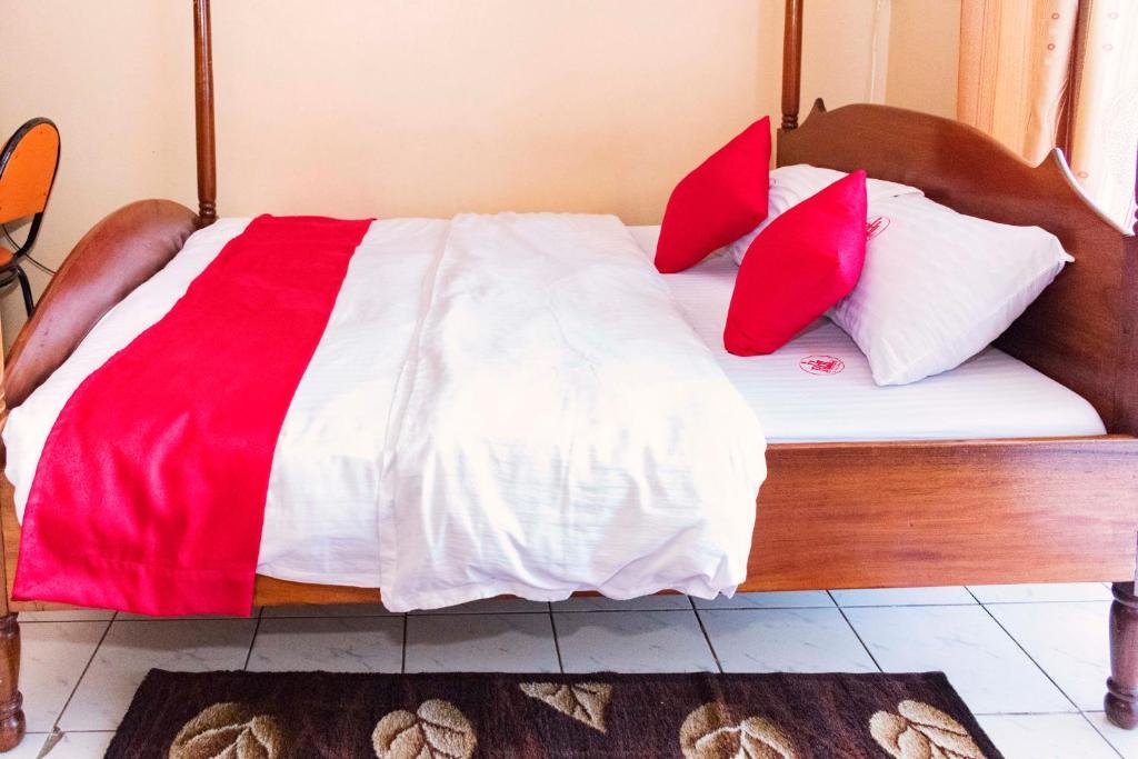 Best Hotels & Eco-Lodges Near Rwenzori Mountains Rwenzori International Hotel